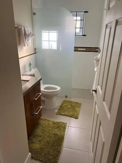 Holiday home The Cozy Haven At Oceanpointe By The Beach Villa Lucea